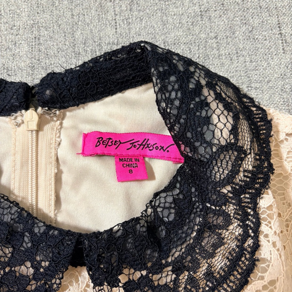 Betsey Johnson Mini Dress Women 6 - 8 Medium Cream Black Floral Lace Y2K - Picture 4 of 9